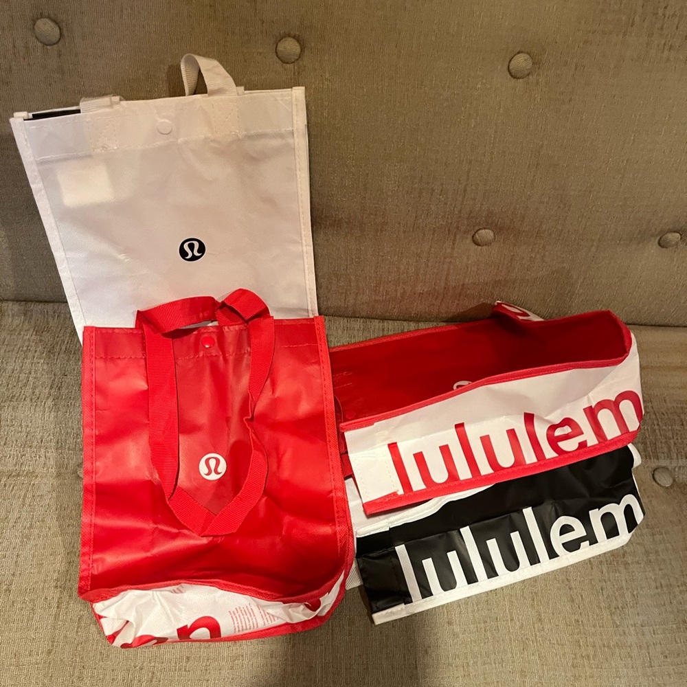 lululemon athletica Red and Black Tote Bags(4)